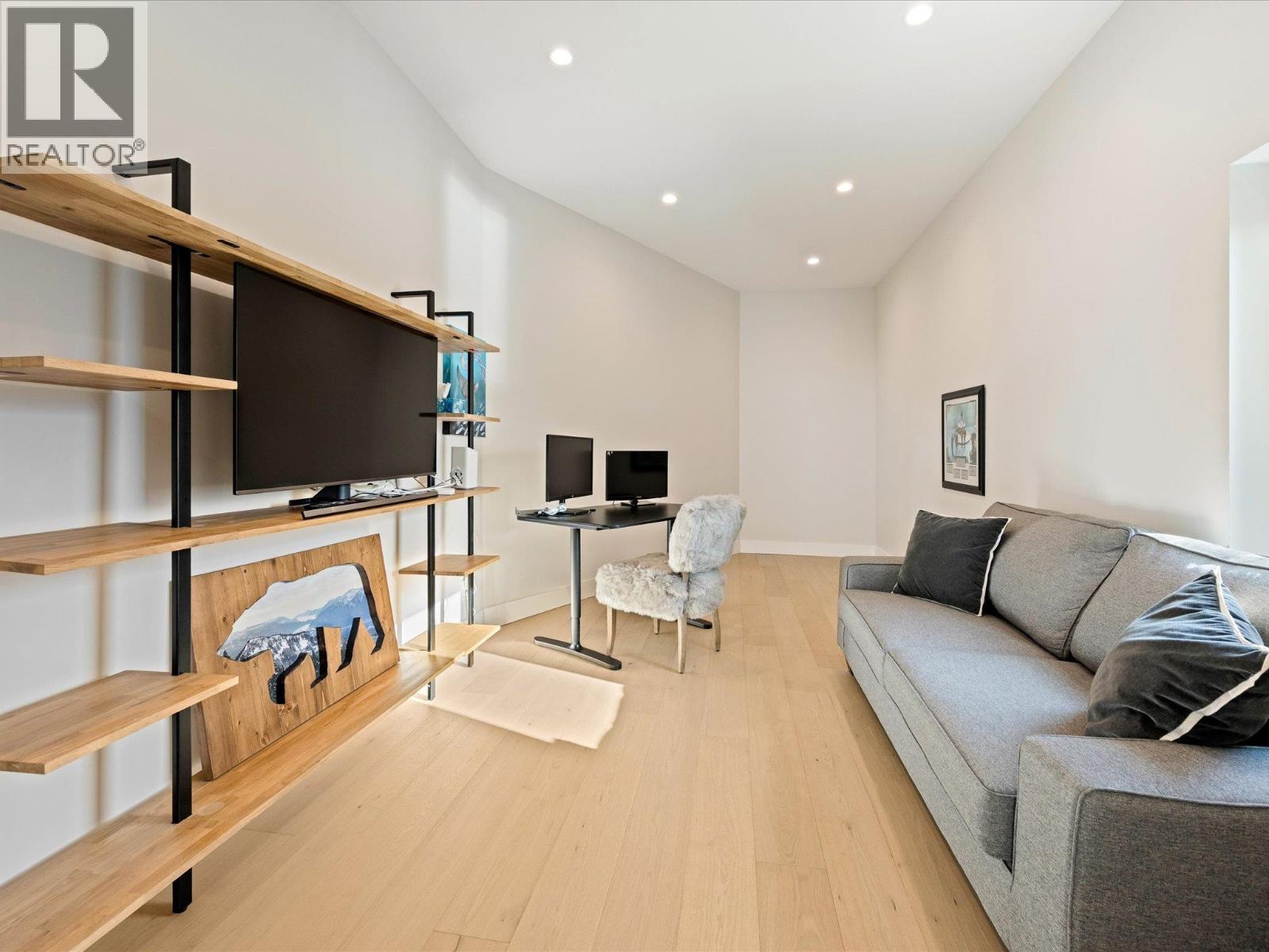 41337 HORIZON DRIVE, Squamish