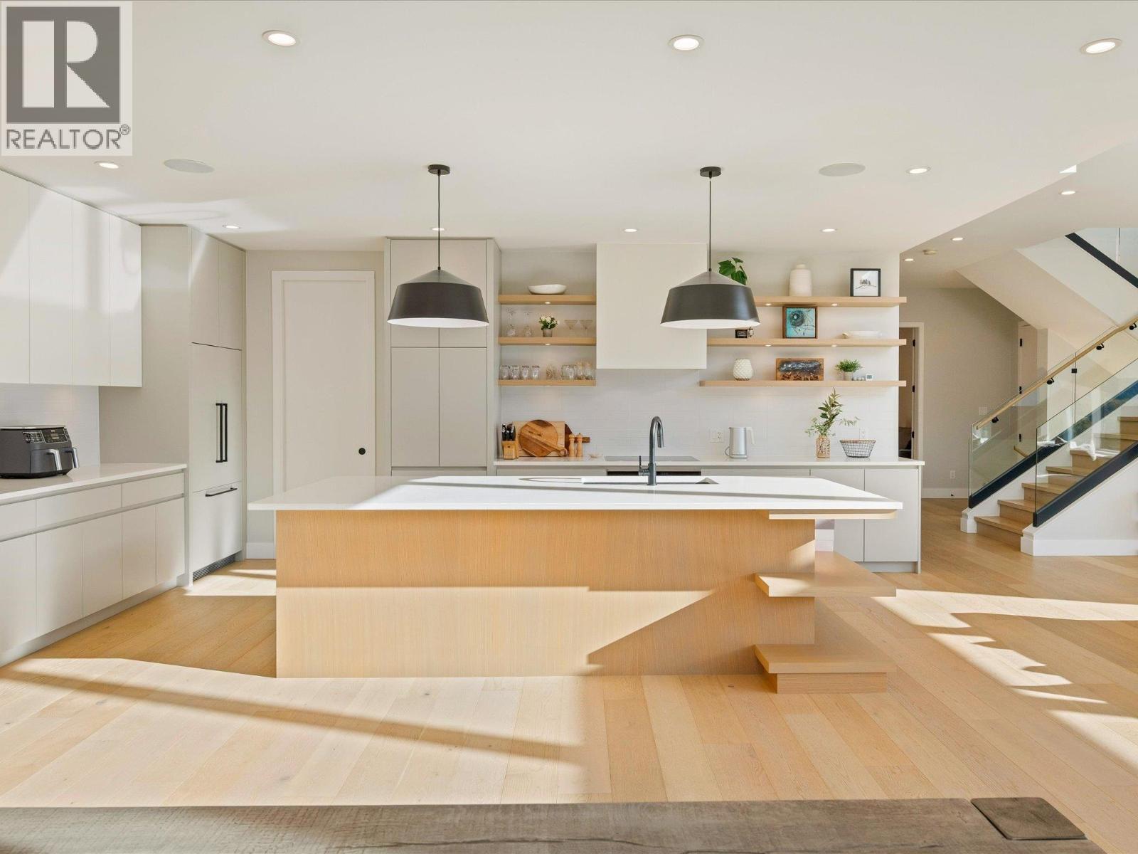 41337 HORIZON DRIVE, Squamish