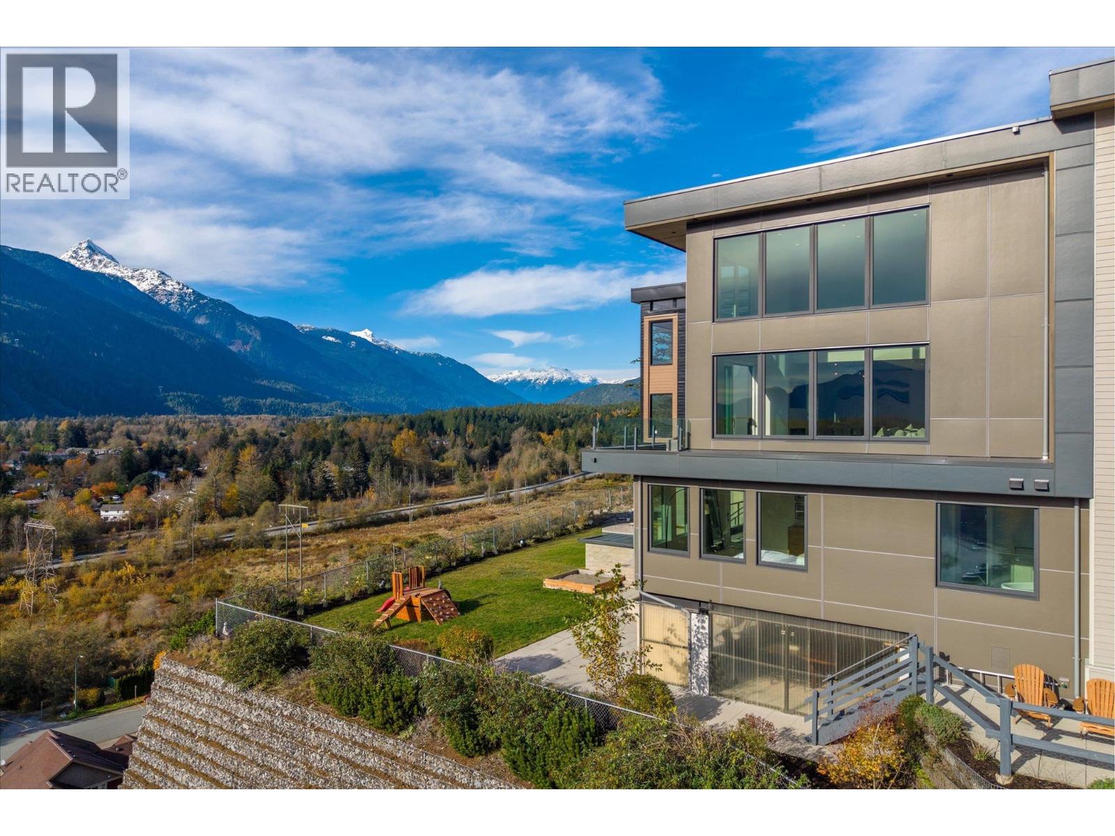 41337 HORIZON DRIVE, Squamish