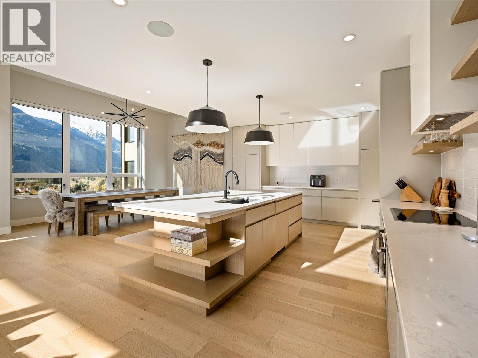 41337 HORIZON DRIVE, Squamish