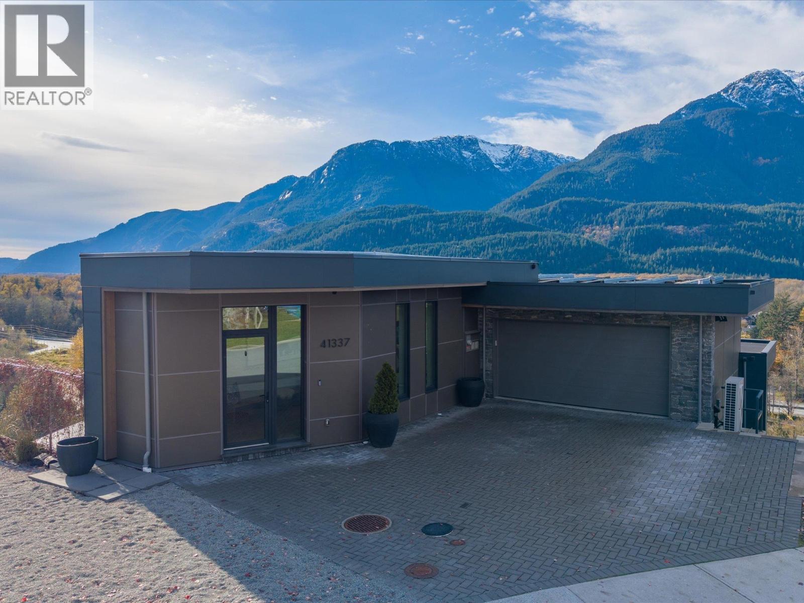 41337 HORIZON DRIVE, Squamish