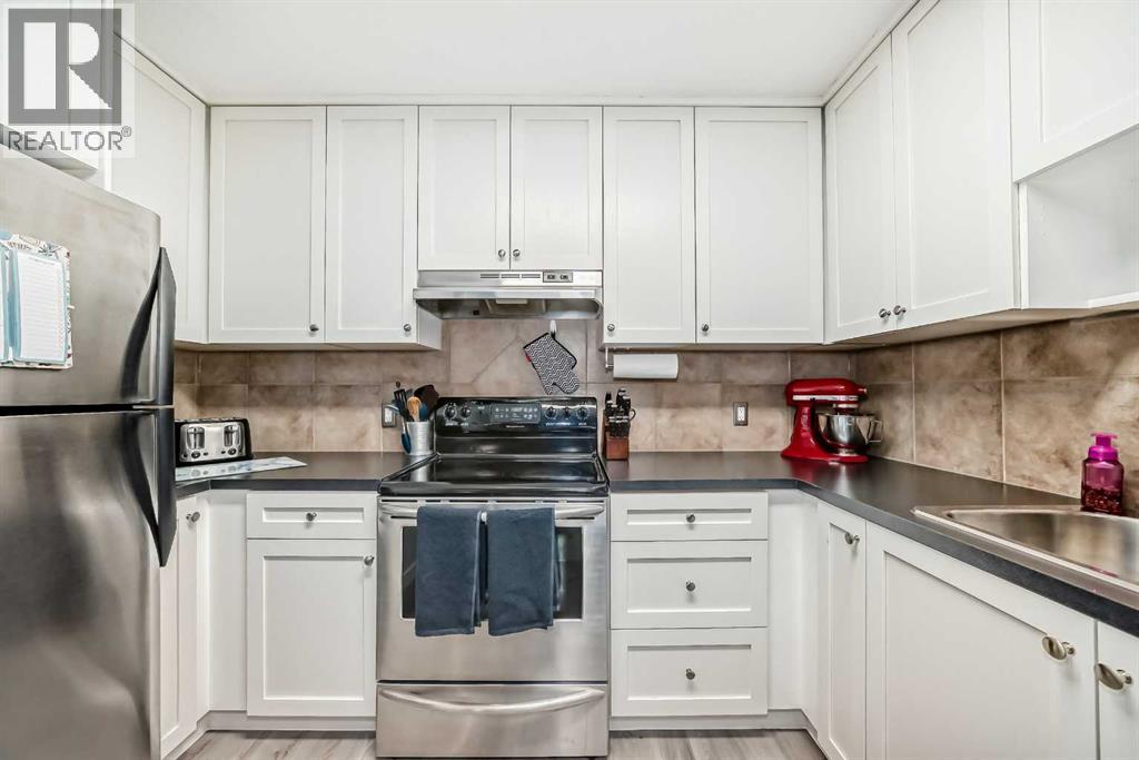 Single Family House for Sale in   Fonda Way SE Forest Heights Calgary 