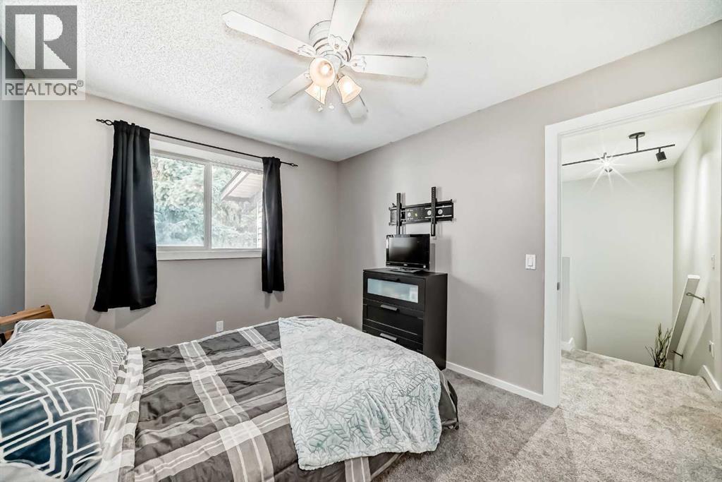 Single Family House for Sale in   Fonda Way SE Forest Heights Calgary 