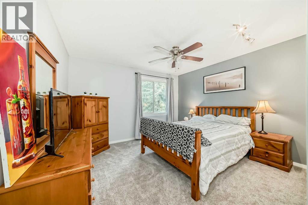 Single Family House for Sale in   Fonda Way SE Forest Heights Calgary 