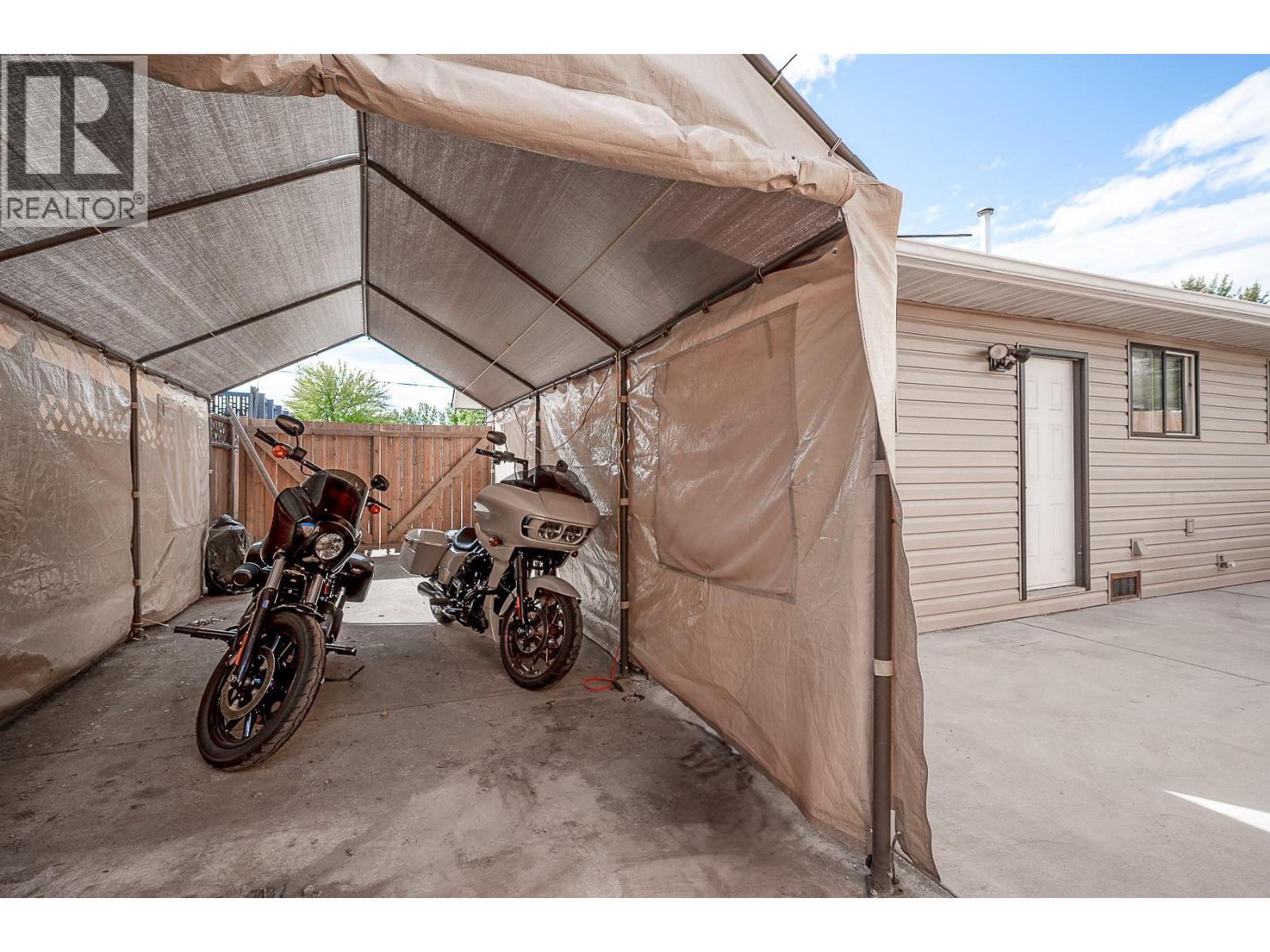  2305 39 Street, Vernon