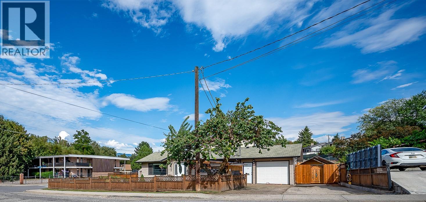  2305 39 Street, Vernon