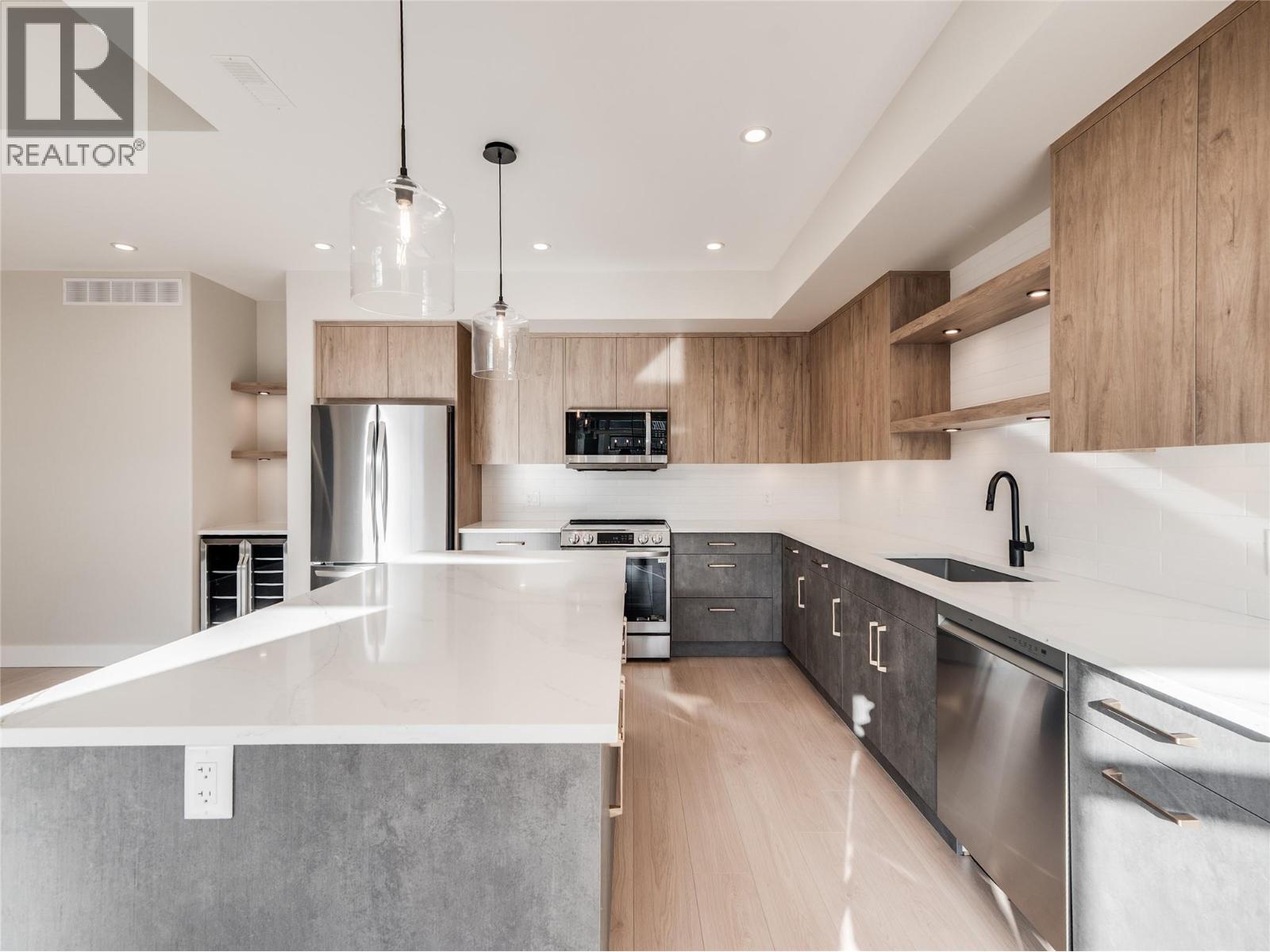 910 Lakeside Drive Unit# 401, Nelson