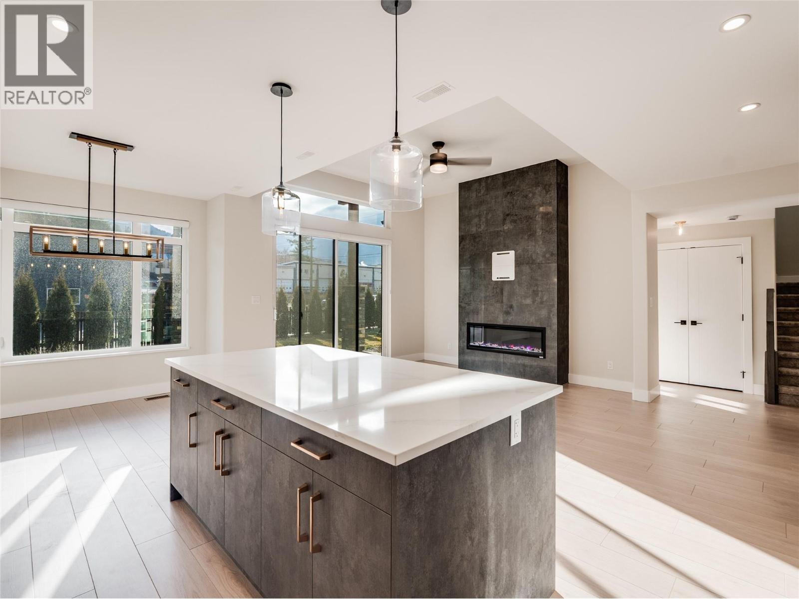 910 Lakeside Drive Unit# 401, Nelson