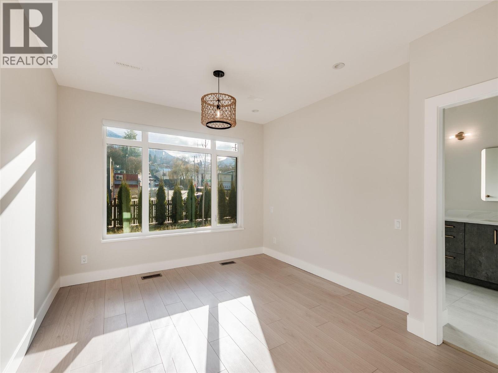 910 Lakeside Drive Unit# 401, Nelson