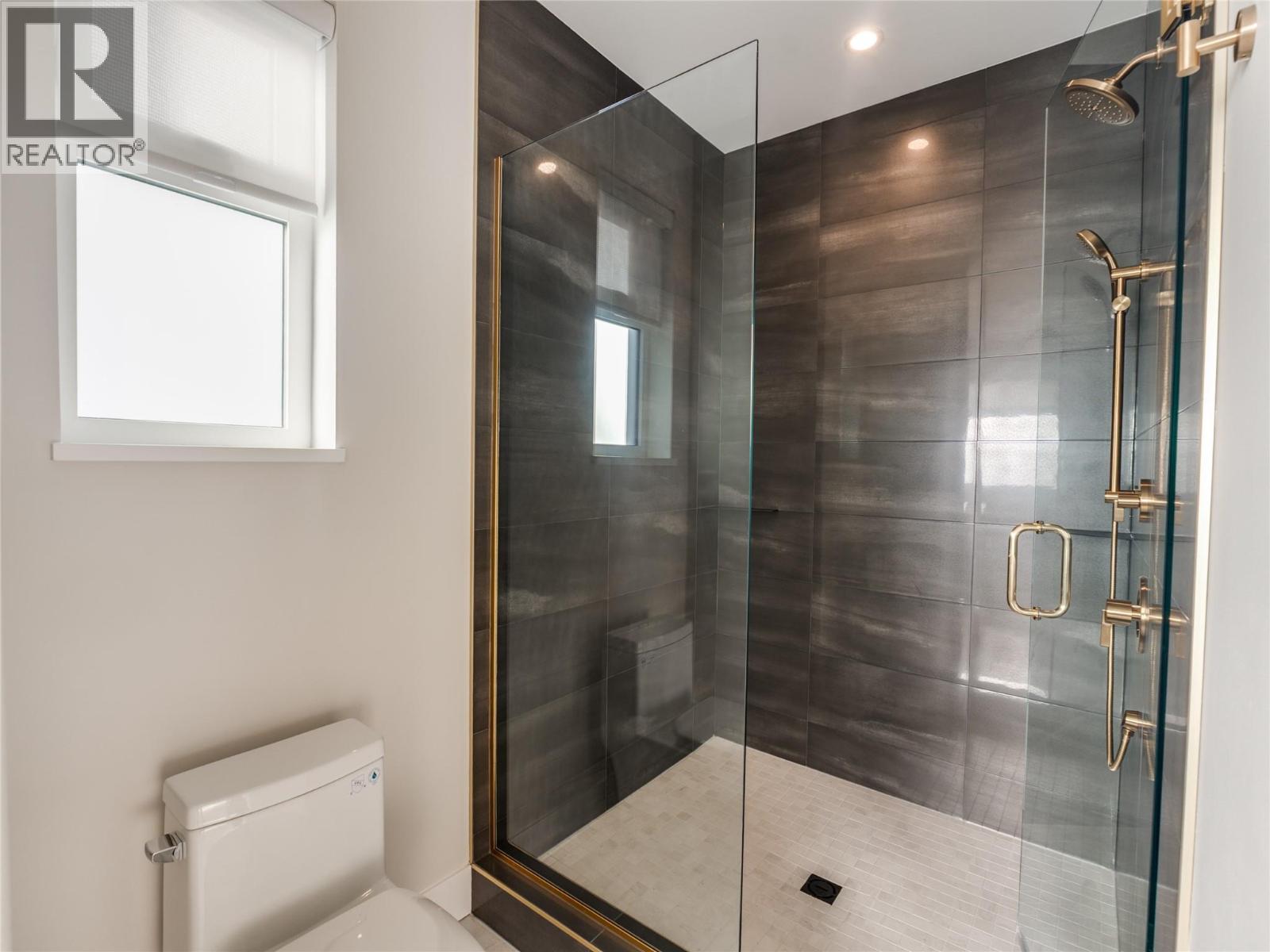 910 Lakeside Drive Unit# 401, Nelson