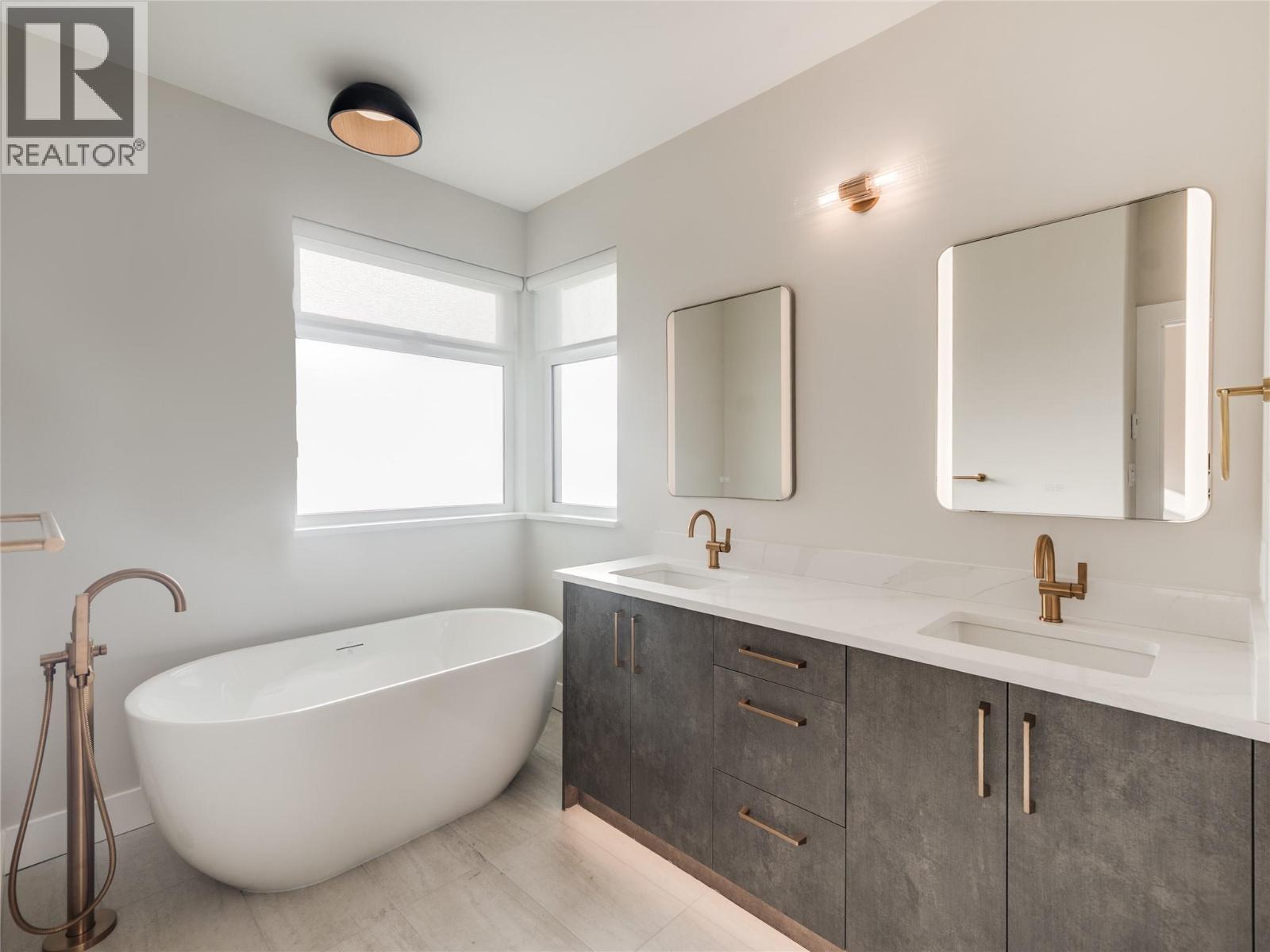 910 Lakeside Drive Unit# 401, Nelson