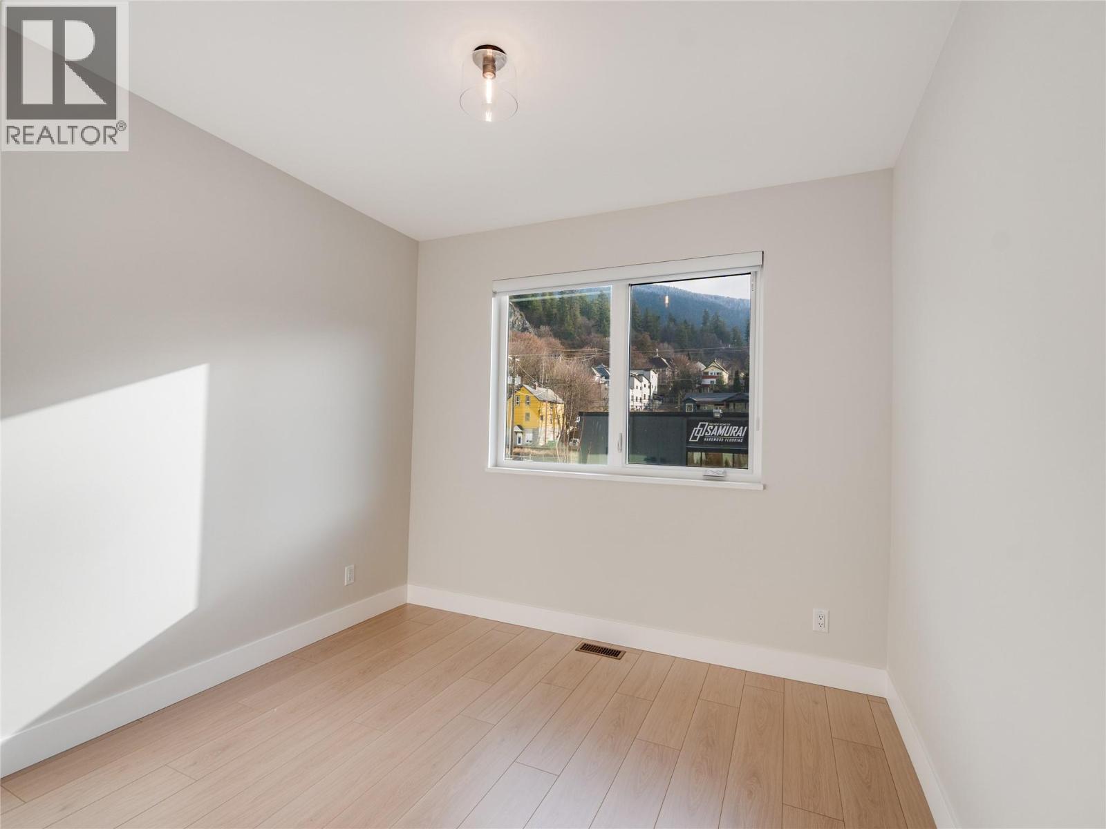 910 Lakeside Drive Unit# 401, Nelson