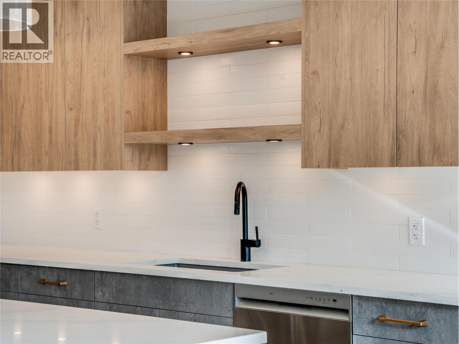 910 Lakeside Drive Unit# 401, Nelson