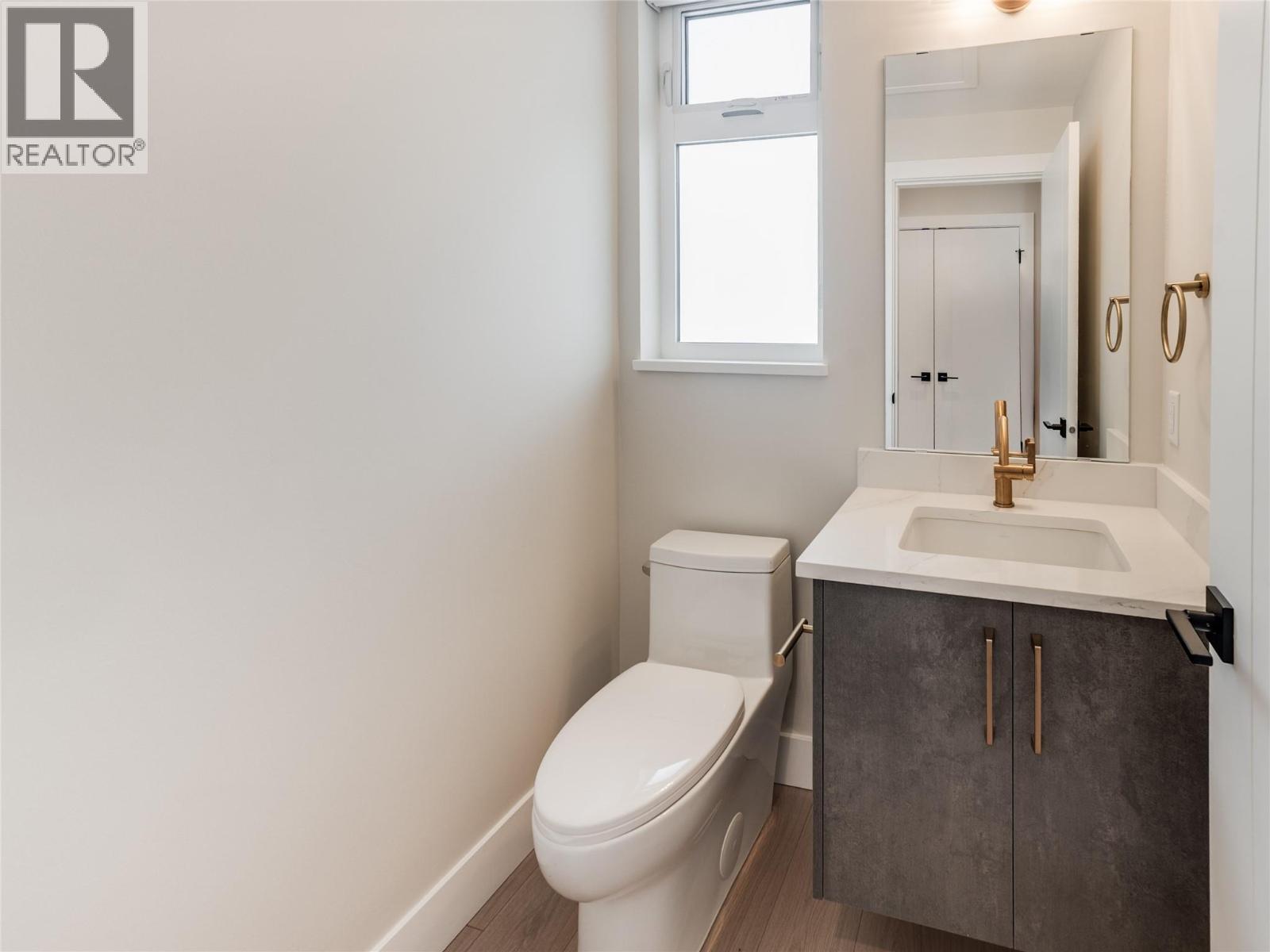 910 Lakeside Drive Unit# 401, Nelson