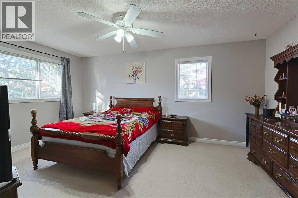 Single Family House for Sale in  Coral Cove NE Coral Springs Calgary 