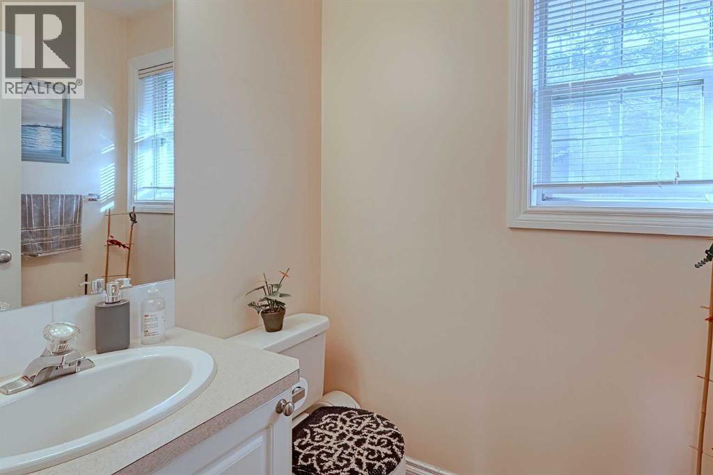 Single Family House for Sale in  Coral Cove NE Coral Springs Calgary 