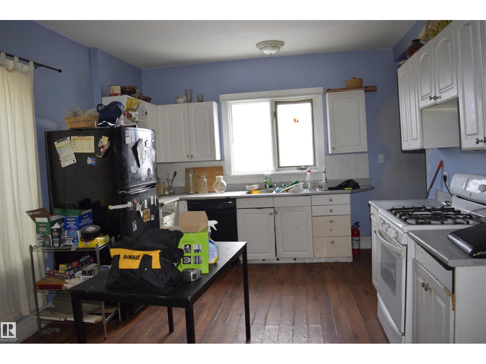 9551 106A AV NW, Edmonton