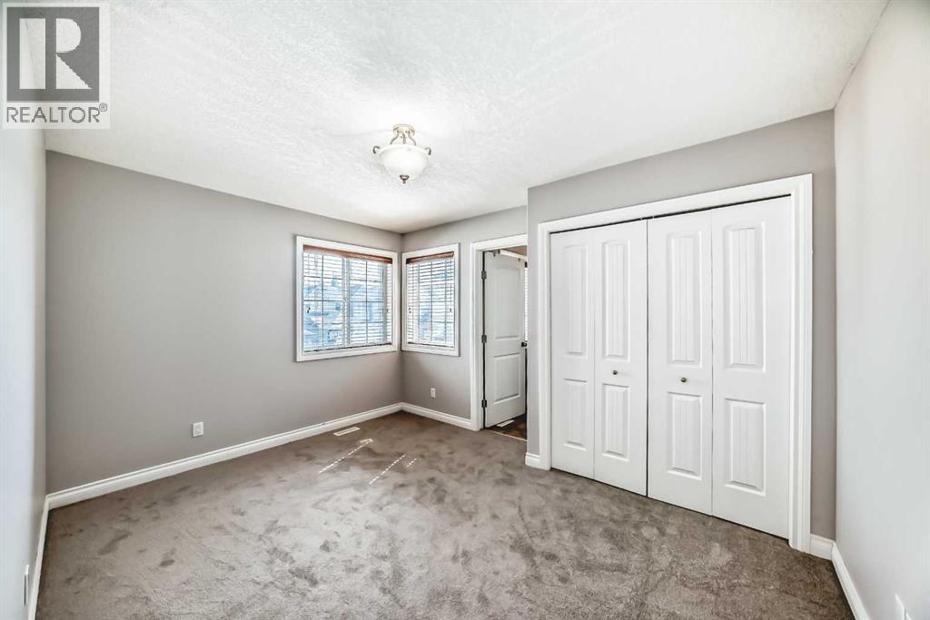 Single Family House for Sale in  Sherwood Circle NW Sherwood Calgary 