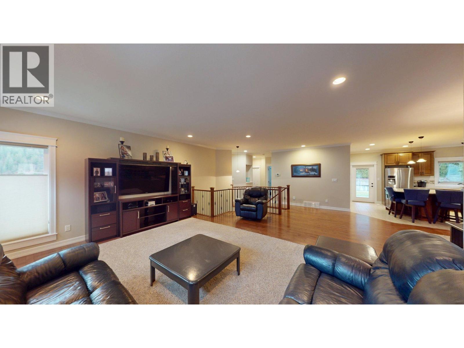 2505 Albert Drive, Trail