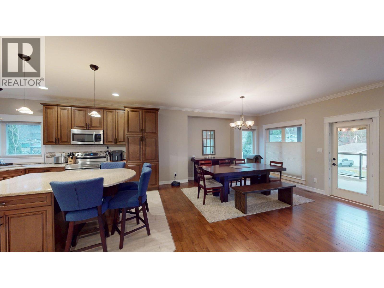 2505 Albert Drive, Trail