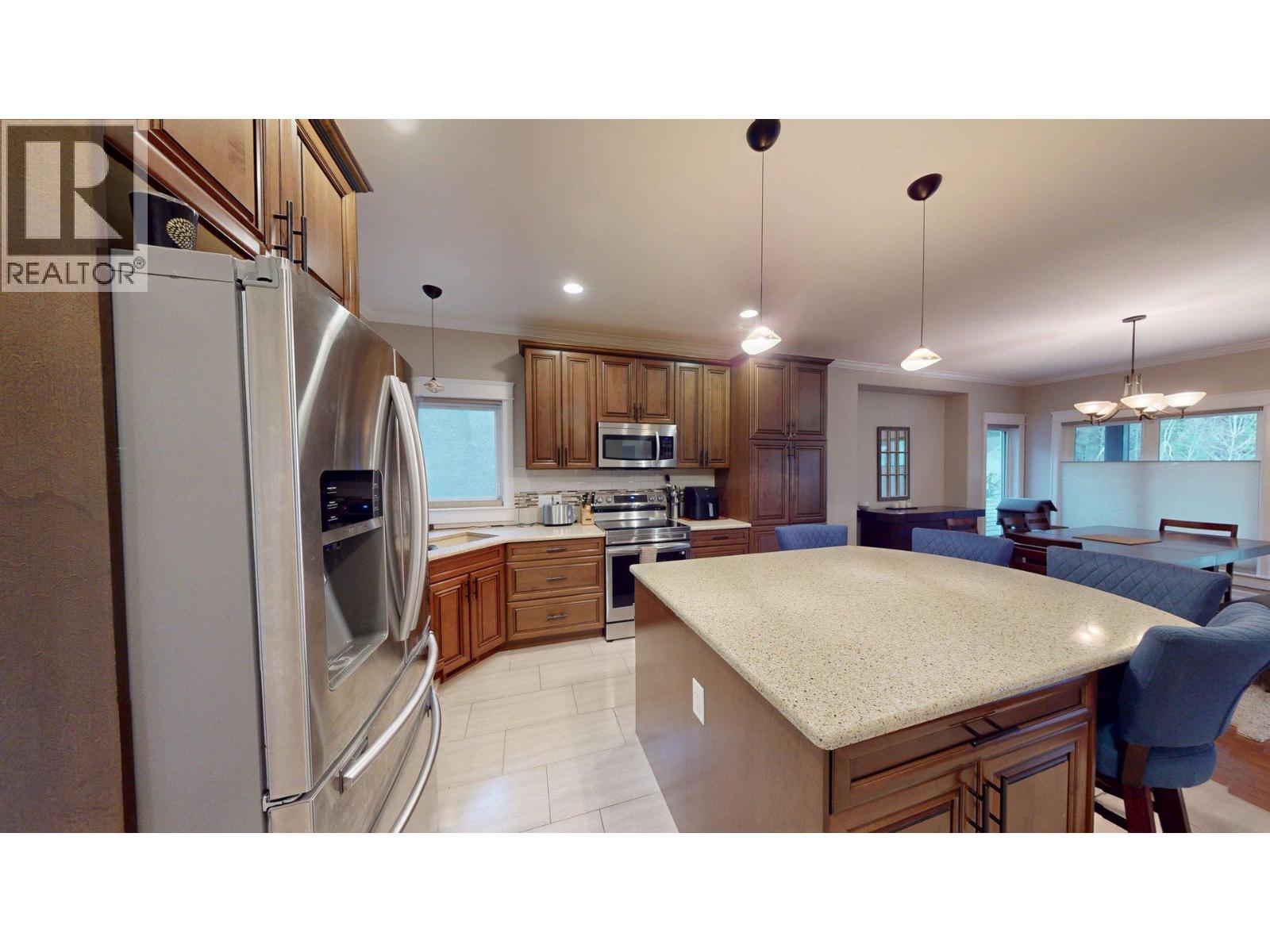 2505 Albert Drive, Trail