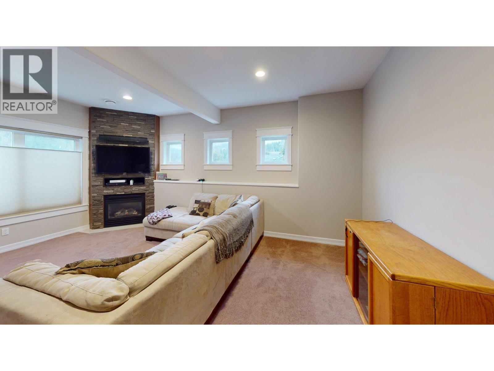 2505 Albert Drive, Trail