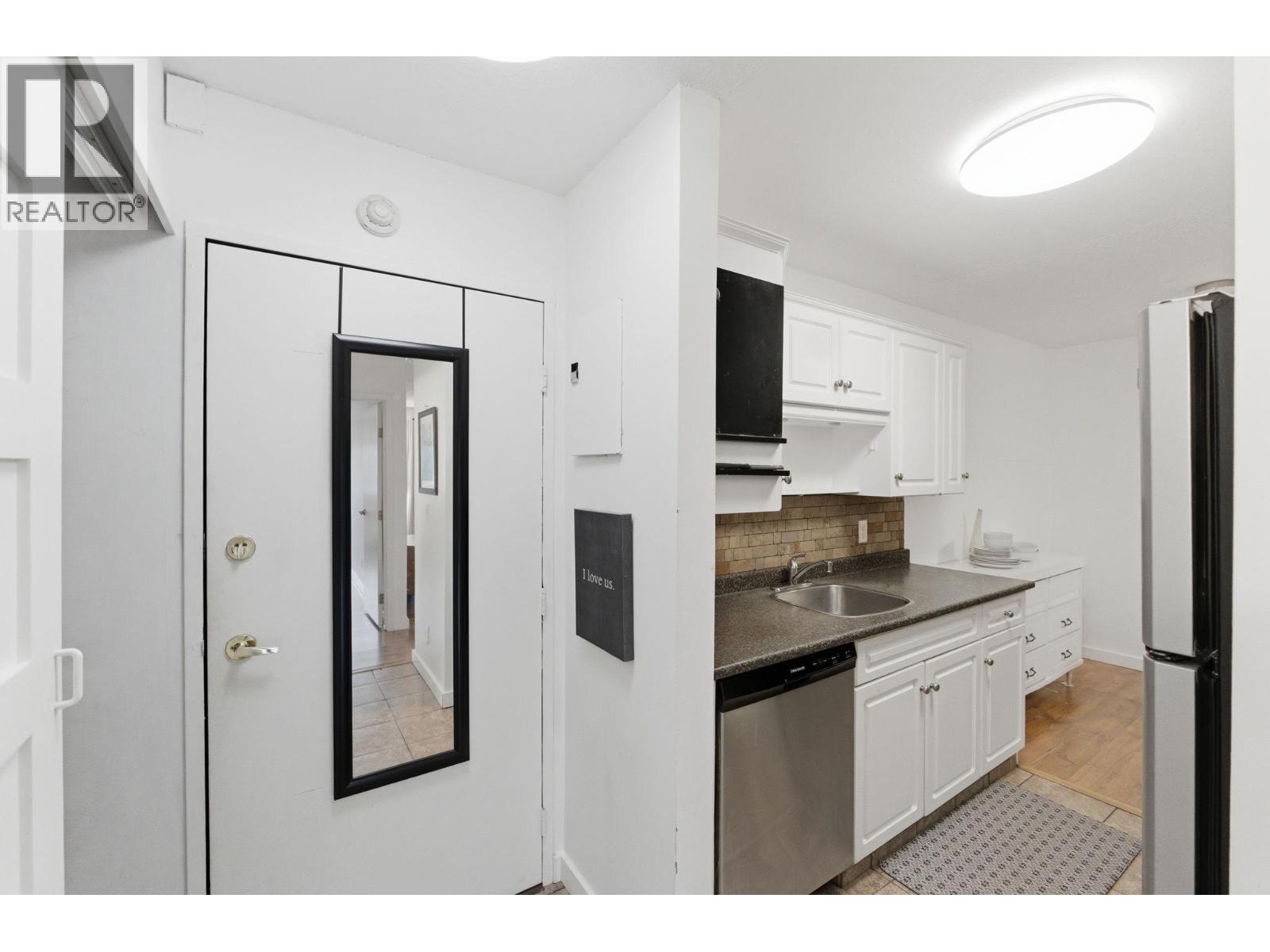 207 445 All Star Court, Kelowna