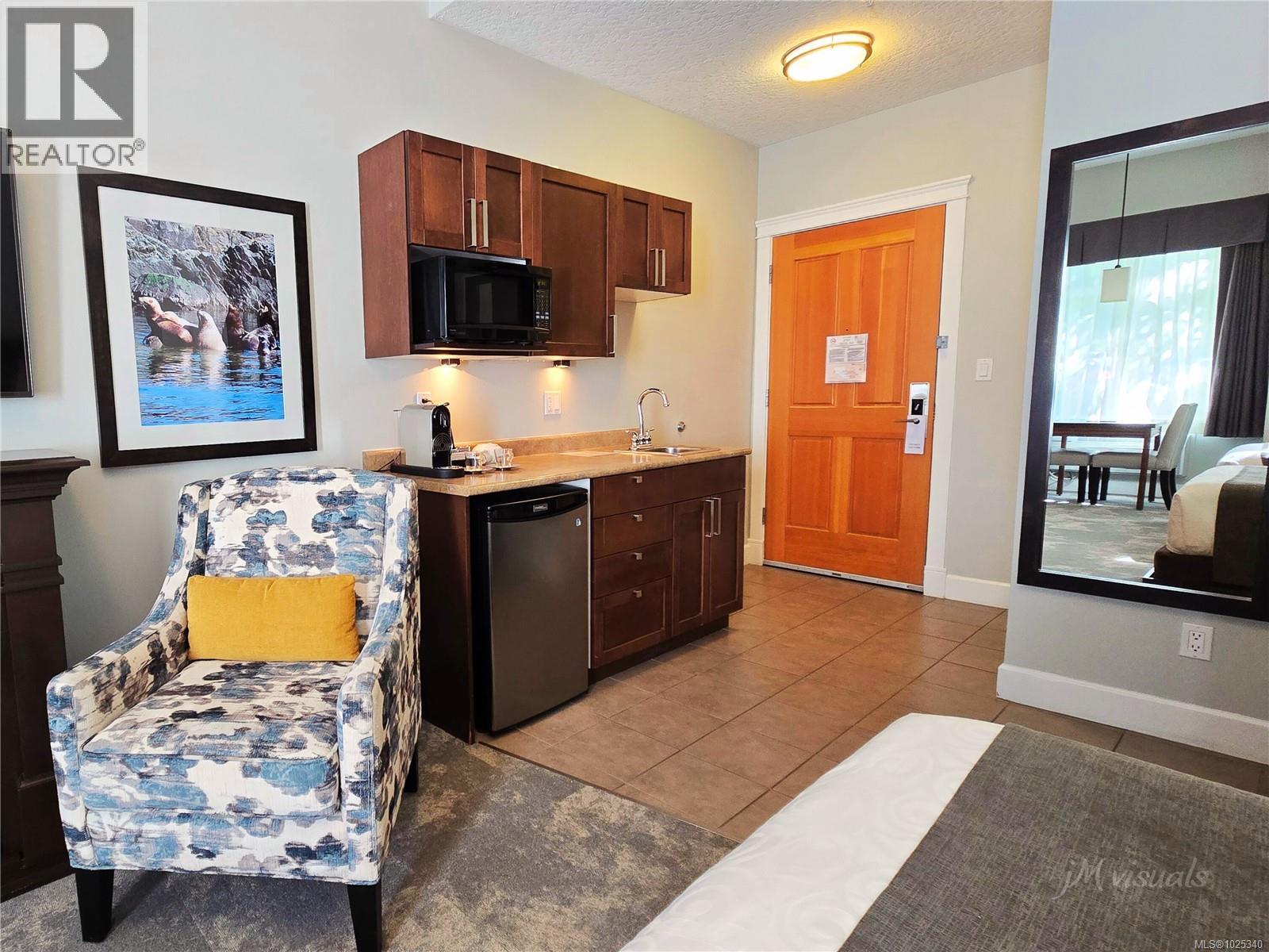 #101 ABCD 1730 Riverside Lane - 9