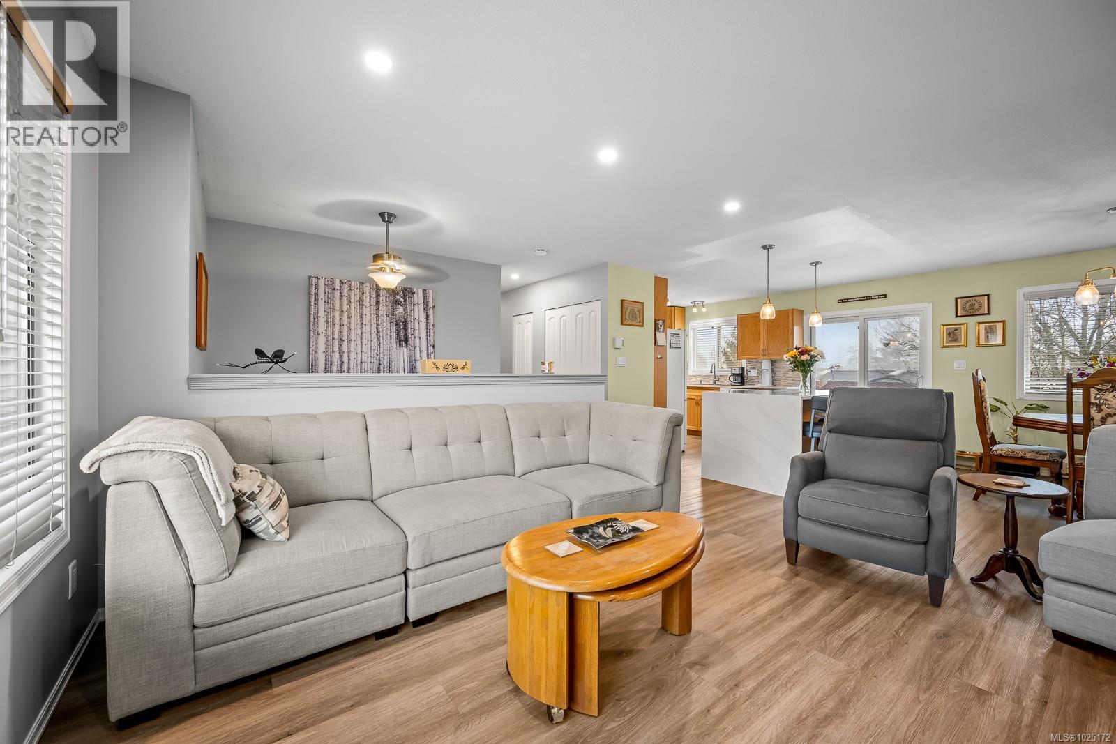 2440 Harmston Ave, Courtenay