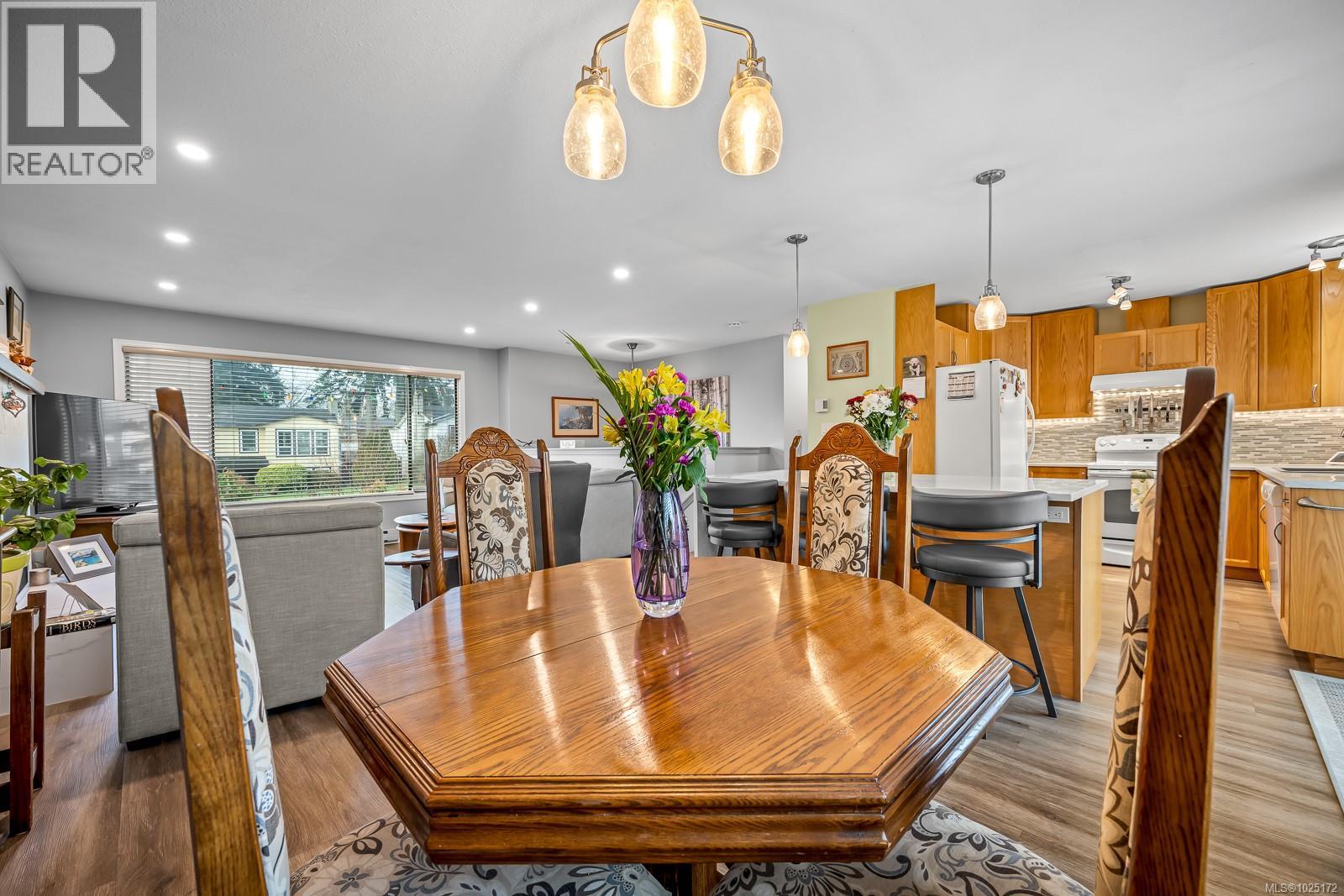 2440 Harmston Ave, Courtenay