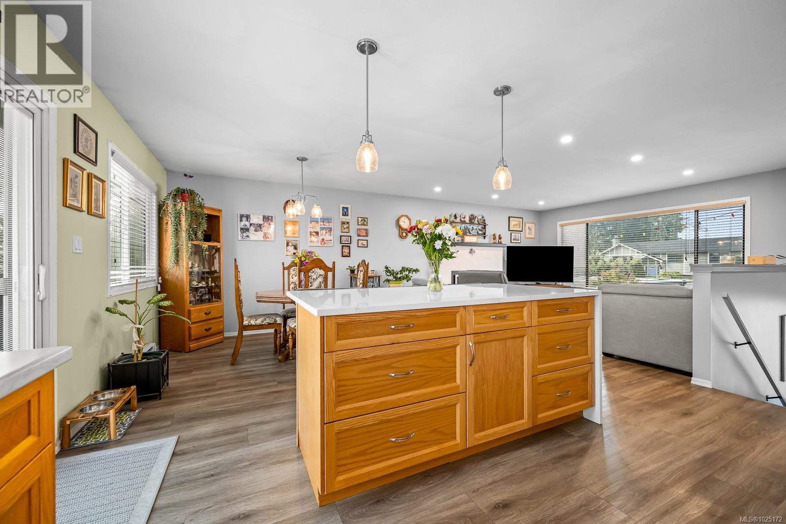 2440 Harmston Ave, Courtenay