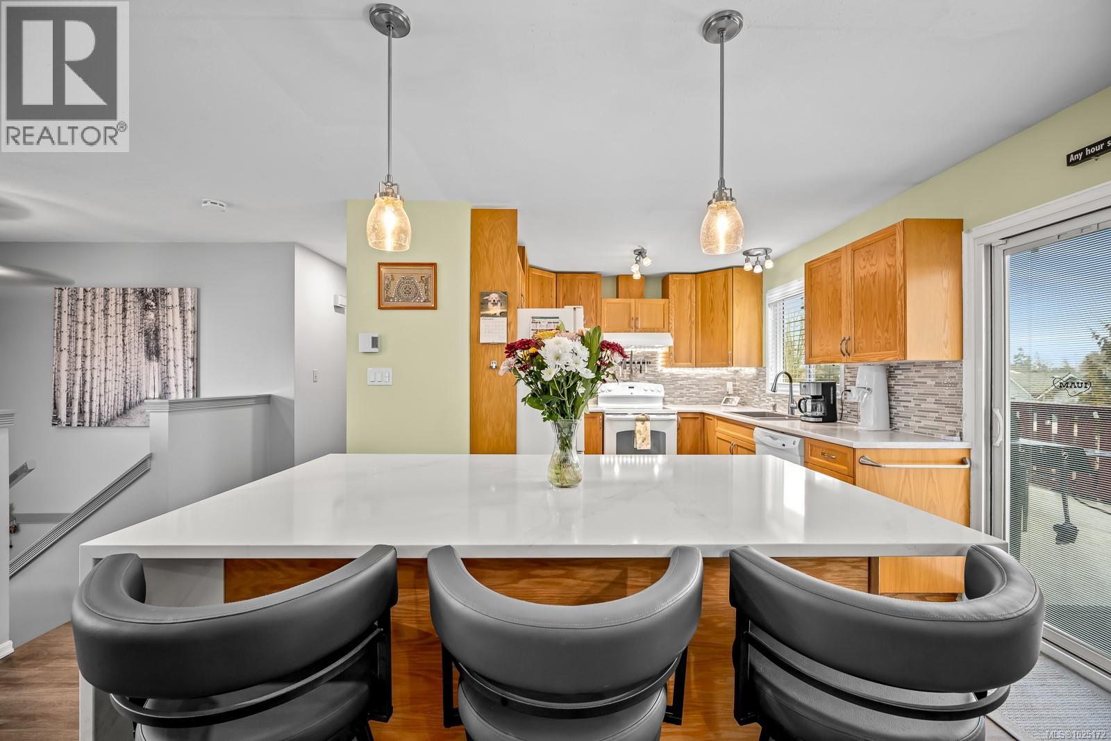 2440 Harmston Ave, Courtenay