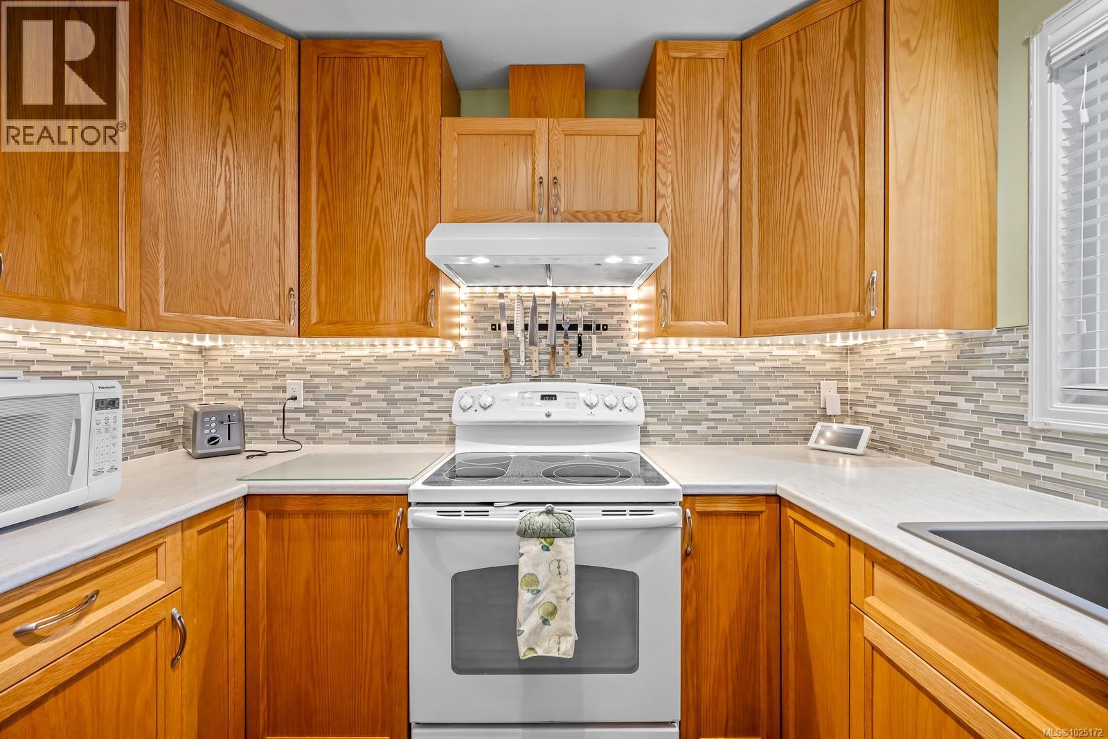 2440 Harmston Ave, Courtenay