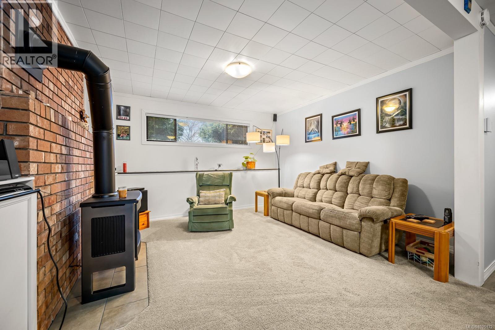 2440 Harmston Ave, Courtenay