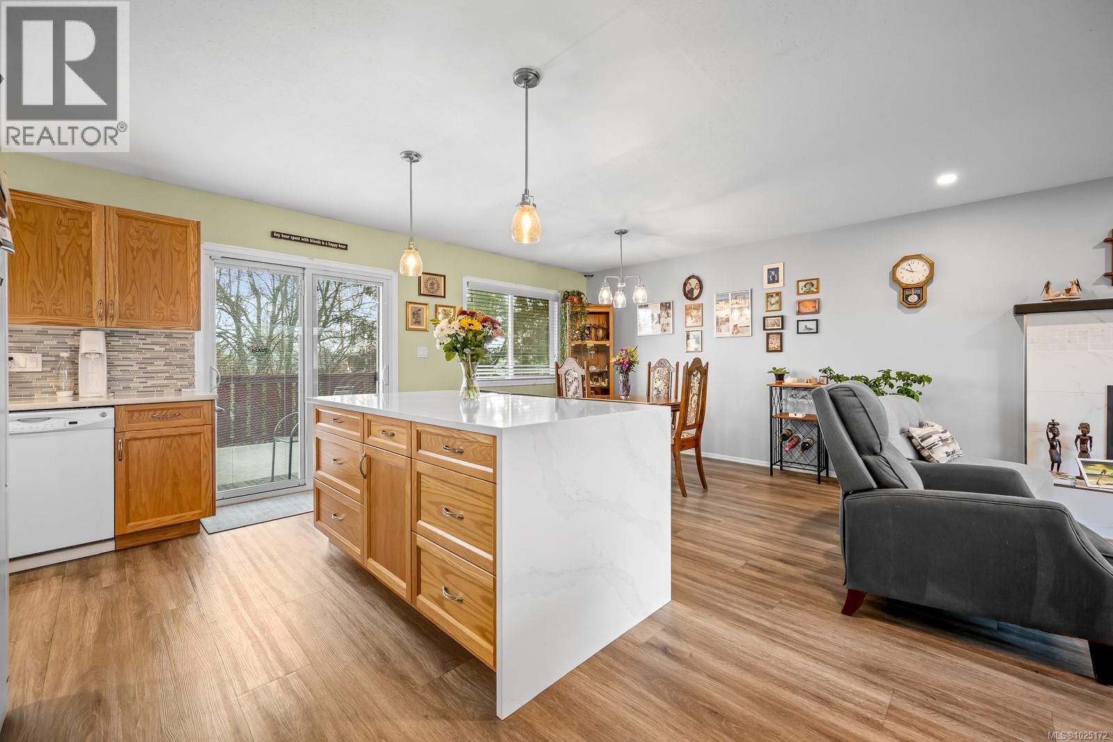 2440 Harmston Ave, Courtenay