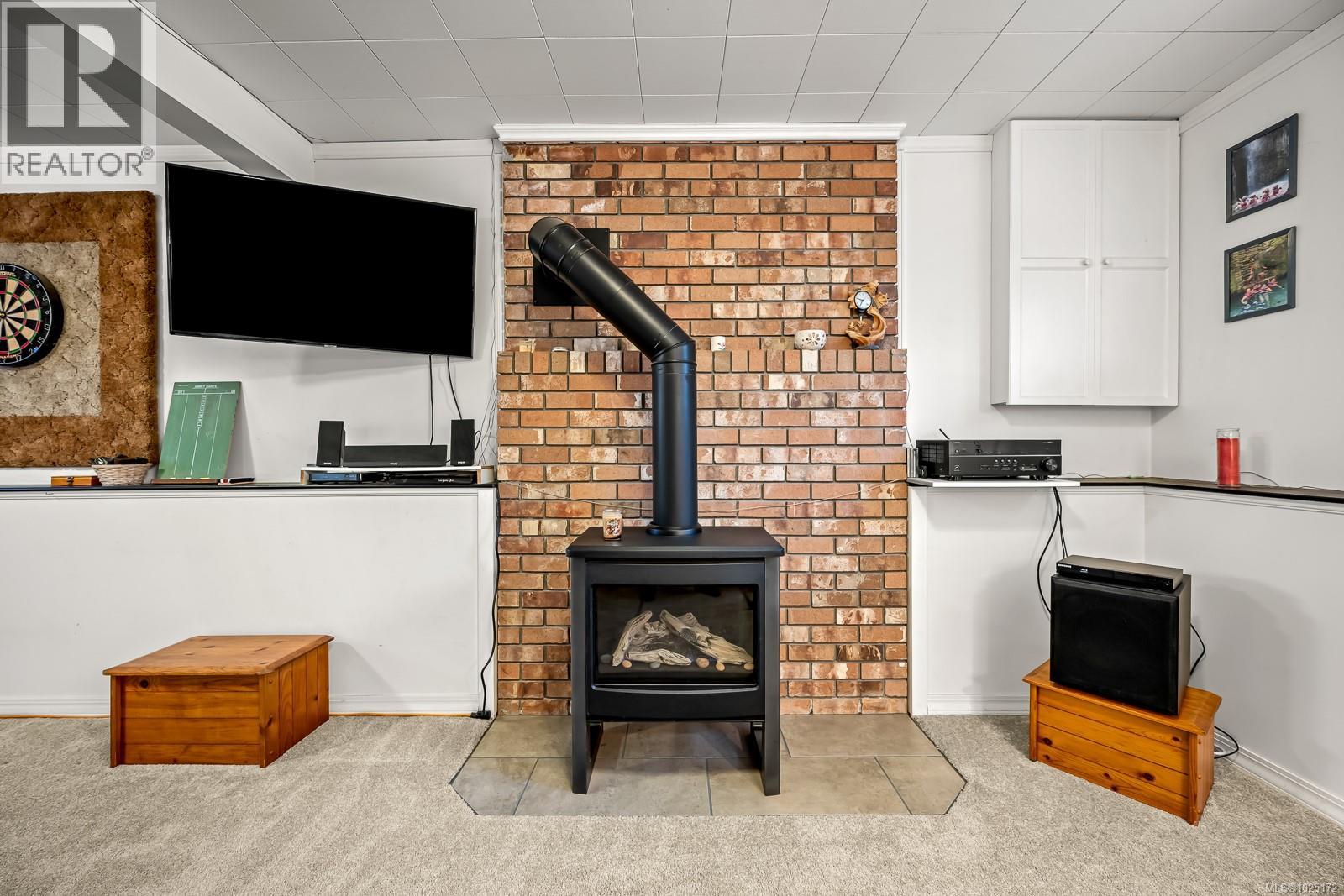 2440 Harmston Ave, Courtenay