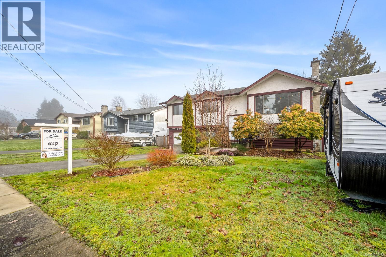 2440 Harmston Ave, Courtenay