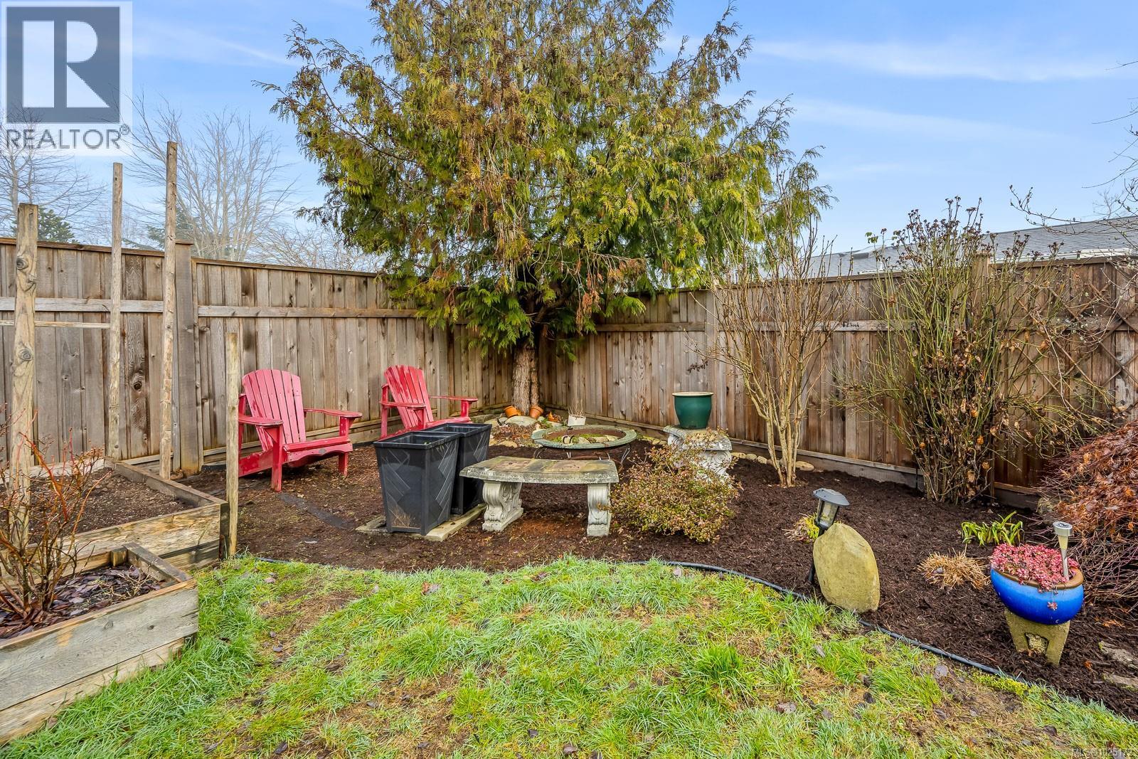 2440 Harmston Ave, Courtenay