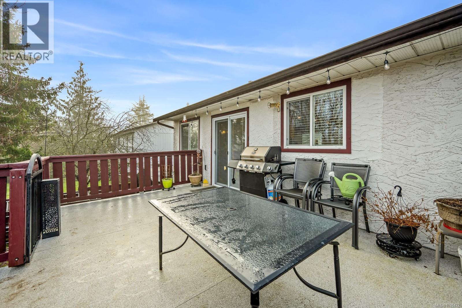 2440 Harmston Ave, Courtenay