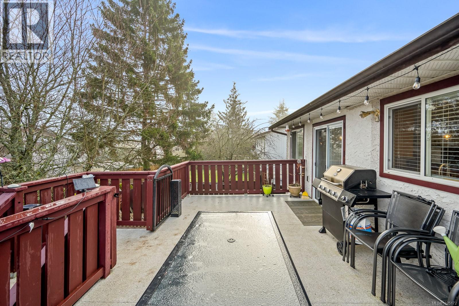 2440 Harmston Ave, Courtenay