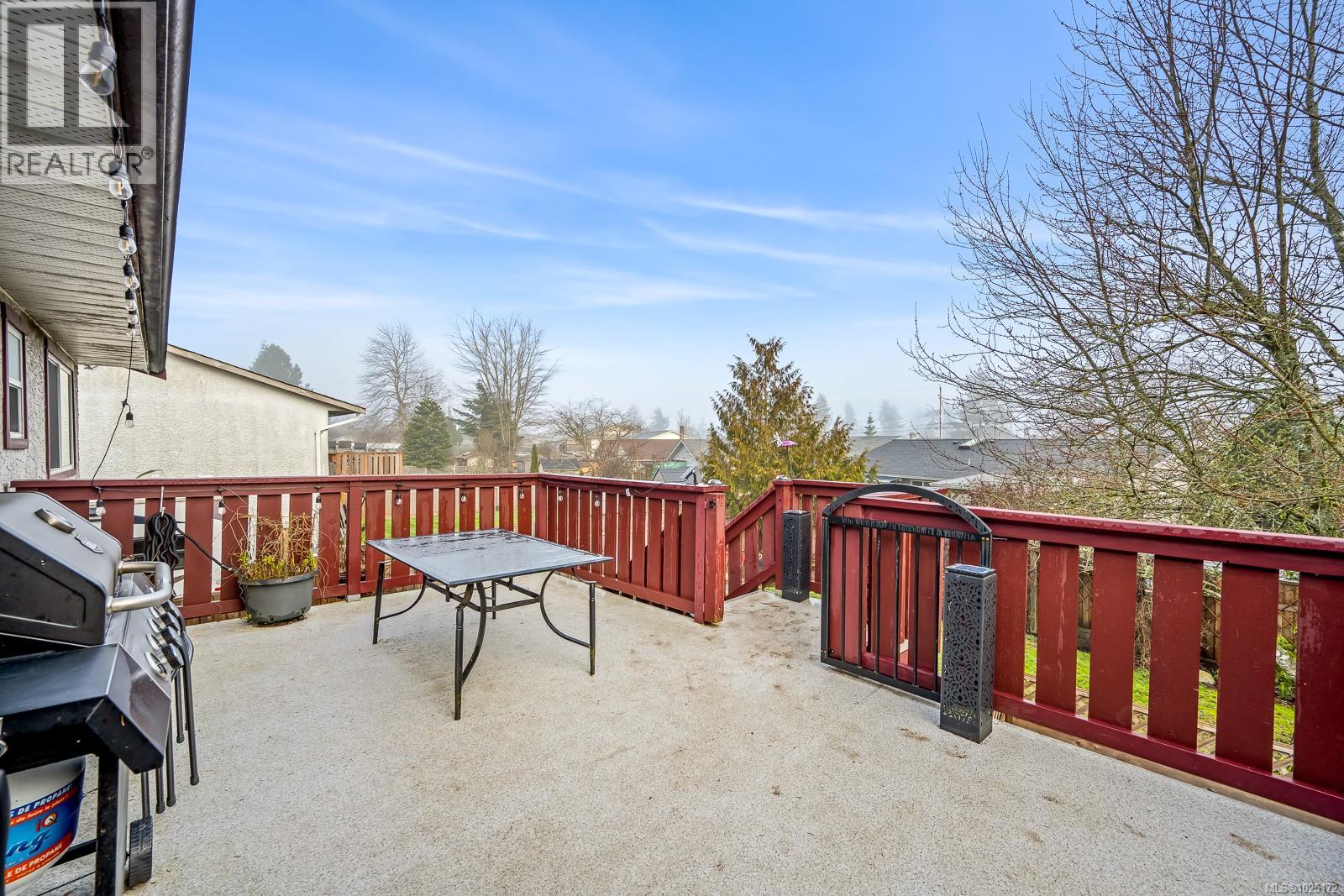 2440 Harmston Ave, Courtenay