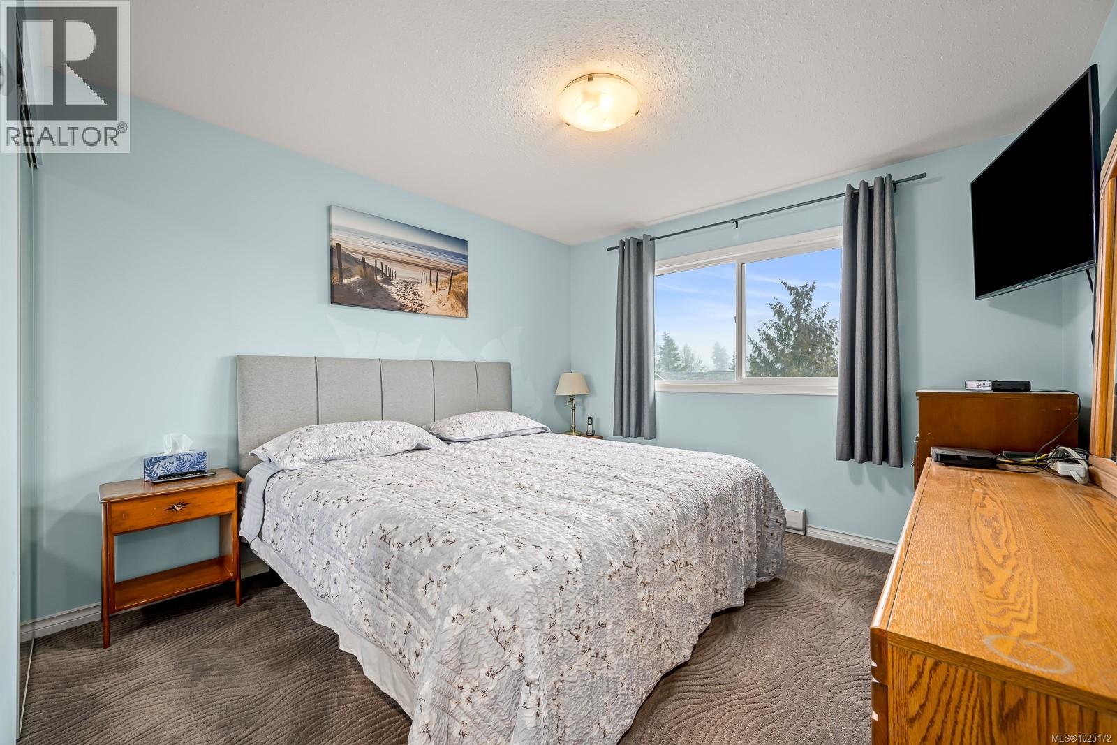 2440 Harmston Ave, Courtenay