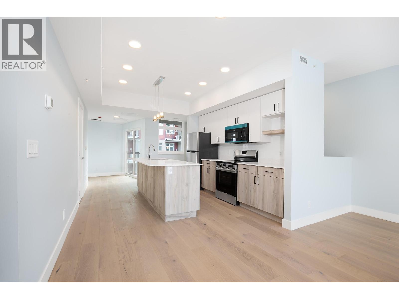 402 215 ROYAL Avenue, Kamloops