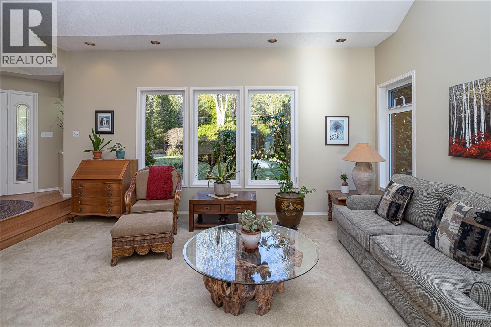 8273 Thomson Pl, Central Saanich