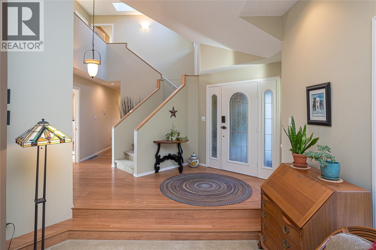 8273 Thomson Pl, Central Saanich