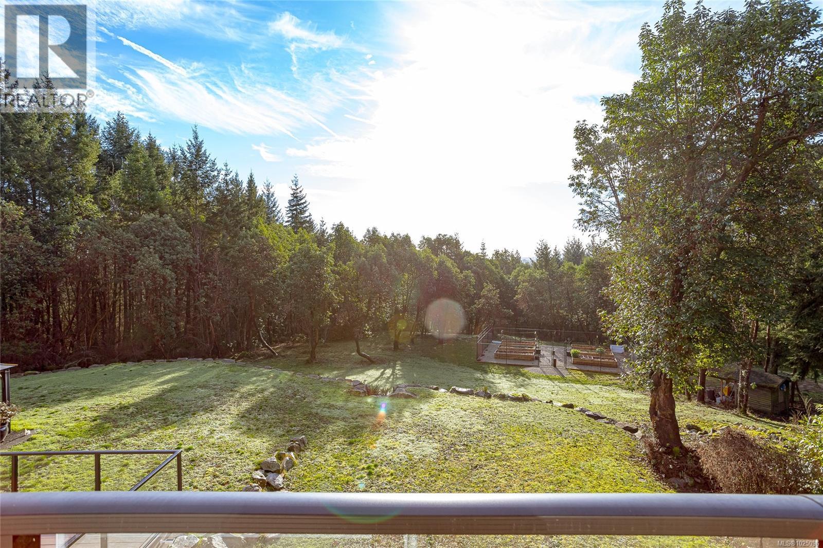 8273 Thomson Pl, Central Saanich