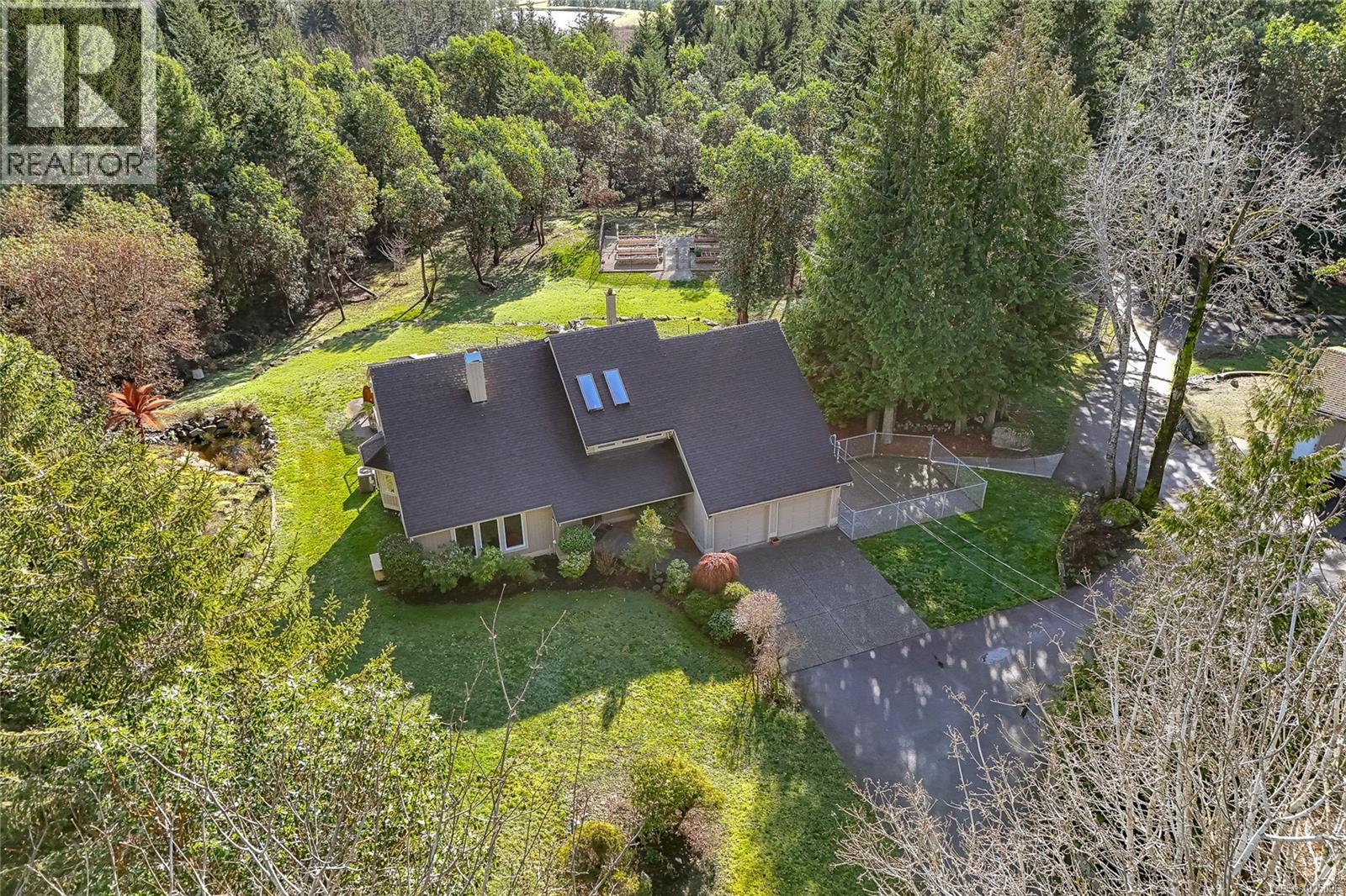 8273 Thomson Pl, Central Saanich
