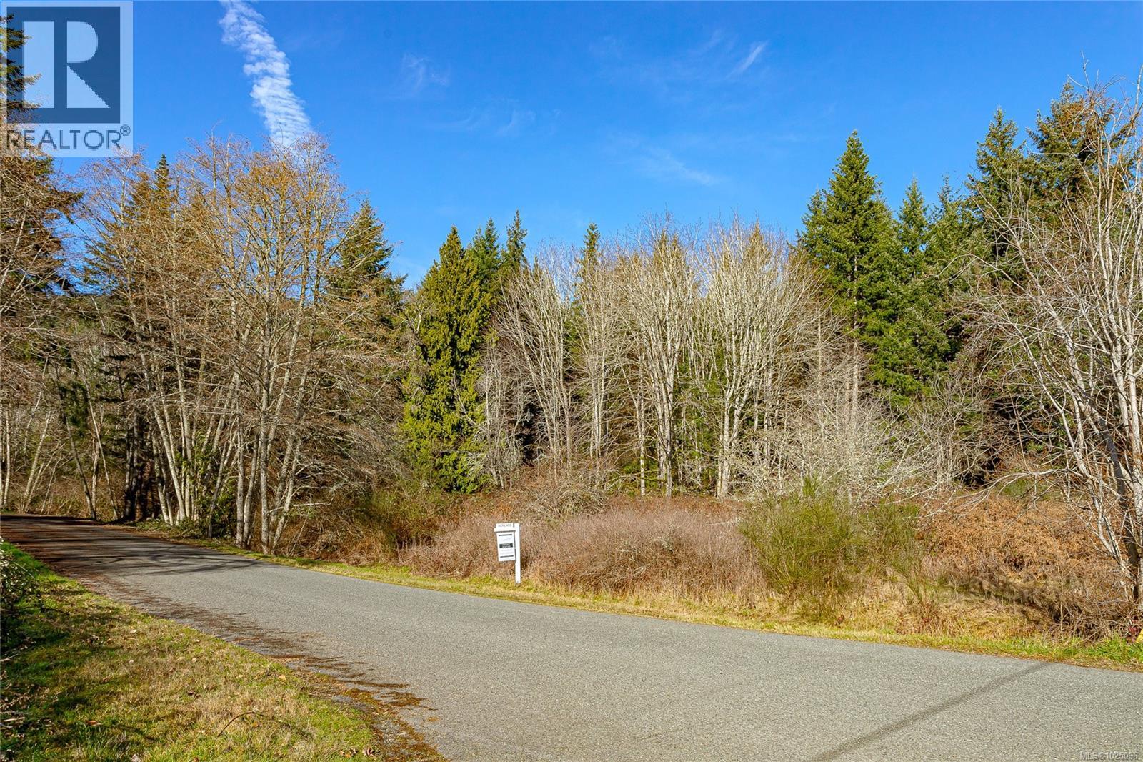 8273 Thomson Pl, Central Saanich