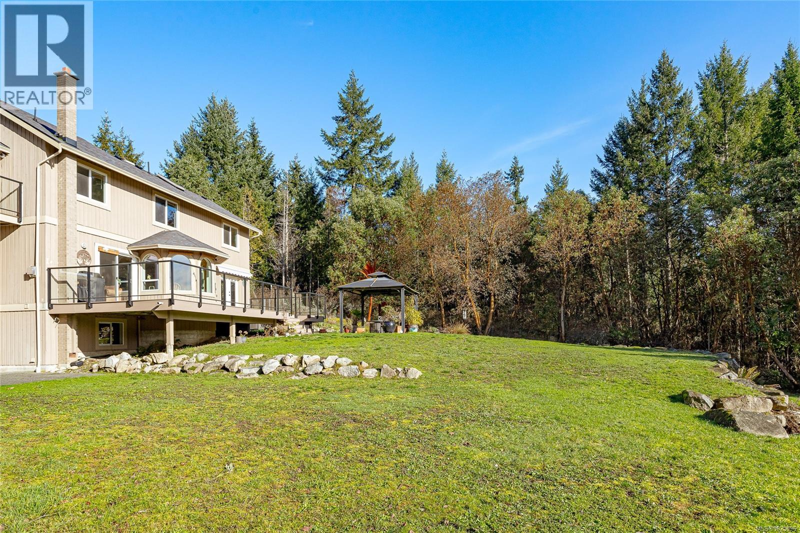 8273 Thomson Pl, Central Saanich