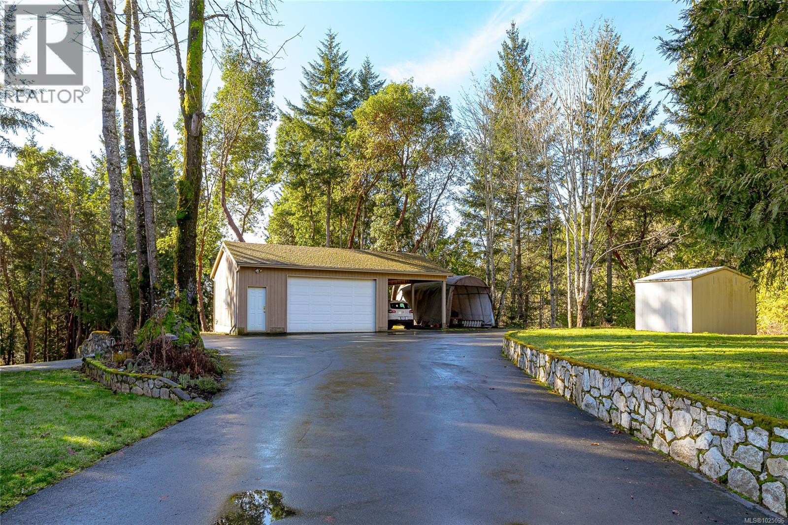 8273 Thomson Pl, Central Saanich